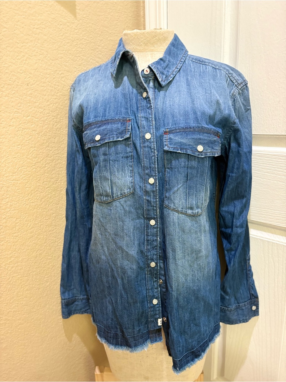 Melrose and Market Denim Snap Front Shirt Raw Hem Western Style Size Small